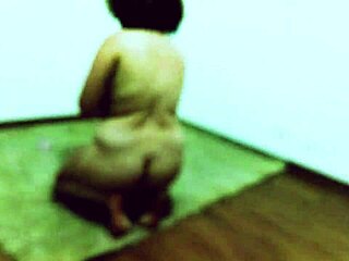 Lays Lopes, a voluptuous beauty, enjoys alone time at the motel with her sex toys