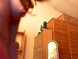 La Tua Bella Sorellina Italiana Ti Fa Vedere Come È In Grado Di Squirtare Non Sei Eccitato