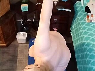 Guten Morgen nacktes Yoga mit Vee