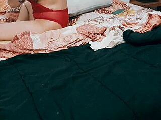 Young woman enjoys 69 in dorm.