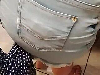 Şeffaf kot eteğiyle sikişiyor, kot ve etek aksiyonu 😏
