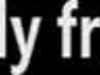 Amatööri-tytöt imevät isoja kyrpiä ja vaatteet revitään karkeassa likaisessa reality-castingissa