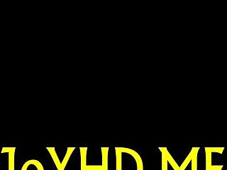 בחורה צעירה מקבלת זיון קשה ועמוק