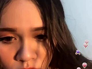 Sexy Girl Shows Big Tits