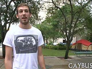 Chcesz duże gejowskie kutasy z bliska?