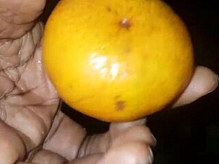 La clémentine enjoys bbw masturbation until she destroys her finger