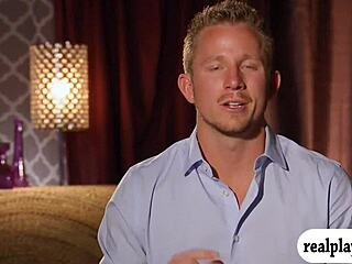 זוגות מחליפים בני זוג לפה והרבה פעולה אורגיה קשה!