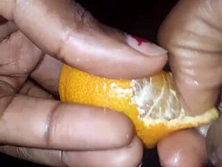 La clémentine enjoys bbw masturbation until she destroys her finger