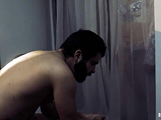 أغاثا وليدي سنو في تحليل مؤخرة هالوين!