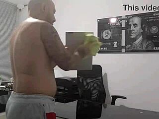 Today I surprise my wife by cleaning the house so she gives me her ass to fuck nicely.