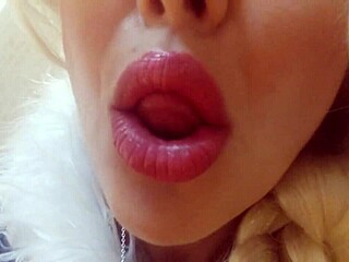 elsa's cosplay ready to show you something hot