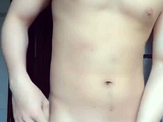 i enjoy watching gay vietnamese videos on blued, this is the third one with hot guys