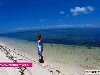 Divji javni oralni seks na plaži se spremeni v vroče jebanje s seksi punco