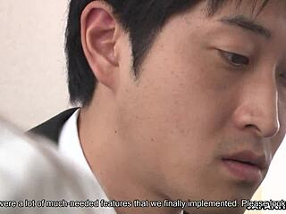 사토미 스즈키, 무수정 일본 사무실 플레이에서 강하게 절정