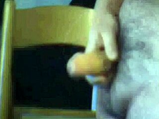 Solo guy with small dick masturbates on webcam
