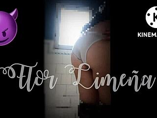 Jugando Sola En El Trabajo