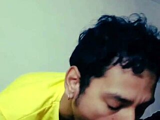 Сосу вкусный волосатый хуй аргентинца с кайфом