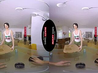 Pizza Babe Monika In VR Sex
