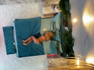 Monika fox posing naked on the bed