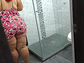 i masturbate watching my beautiful stepmother's big fat ass!