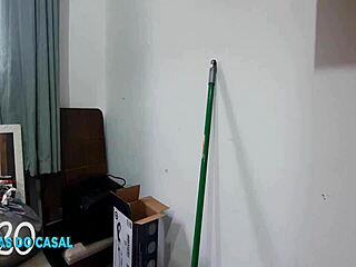 safada climaxes hard on thick cock in wild orgy