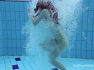 i saw roxalana cheh naked underwater in the pool