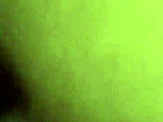 작은 피어싱 가슴 흑인 18+ 여자 큰 자지 받아