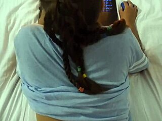 gamer girl fucked doggystyle playing wow