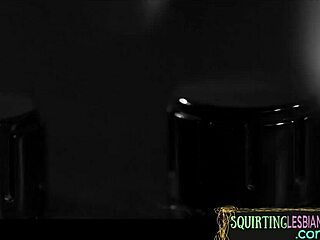 beauty gushes from milf's fingers