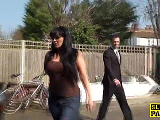 Βρετανίδα milf πνίγεται σε πούτσα και σκίζεται στο μουνί