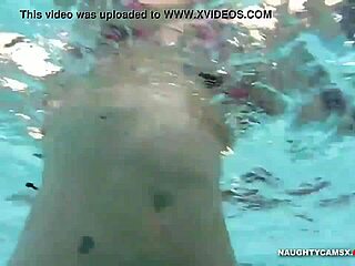 Booty shaking underwater in hd