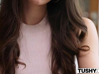 Anal-loving college girl seduces professor 😏