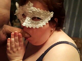 hot bbw gives amazing blowjob to lover, swallows creampie 😋