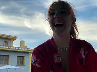 Mujer tetona me la chupa en la piscina y nuestro amigo mira