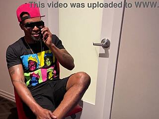 สาวเหยื่อ Iluvshauna แยกขาโชว์หีร่าน