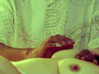 Wanita Sakit dan Sendiri Jadi Liar Bareng Shamancito