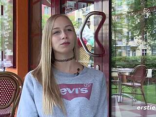 Öö, Sirena pakkaa aina lelun matkalle hauskanpitoa varten, tiedäthän!