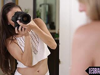 Pussylicking GF SCREAMS in Orgasm While Masturbating!