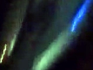 Zacina wielkim dildo, potem analne zabawki i strapon w dupę