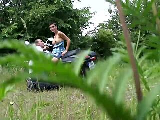 Получих големите си цици изпръскани навън