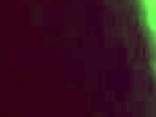 Kiihottunut aasialainen tyttö tuntee voimakasta himoa sensuroimattomassa JAV-kohtauksessa