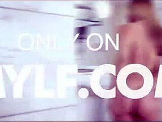 Hey, Amber Chase plasha za otkradnatite slipcheta s tesnata si zrela pichka!