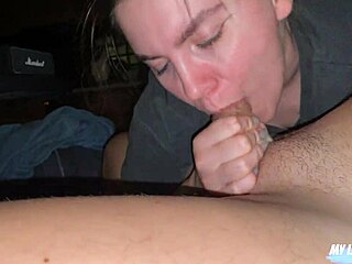 Video Rumahan Asli Aku Bantu Ayah Tiri dengan Tugas Pribadi