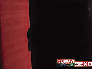 Mulata housewife gives free show in abandoned house - frotinha porn star