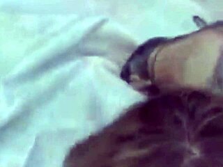 Gangbang dengan hisap kote besar dan kongkek ganas dalam kumpulan liar