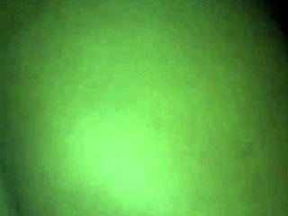 Venner knuller hett i bilen