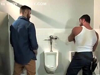 Bombeiro Hidr�ulico Fudendo No Banheiro Do Bar