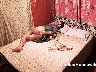 なんでこの可愛いインド人バビが自家製エロでこんなに熱いの？