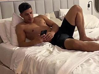 neg�o me fodeu com força