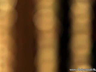 Indian milf dances seductively with arousing mature moves